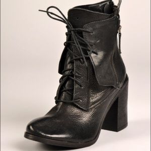 Boutique 9 ‘Saffi’ Leather Boots - Sz 9 US
